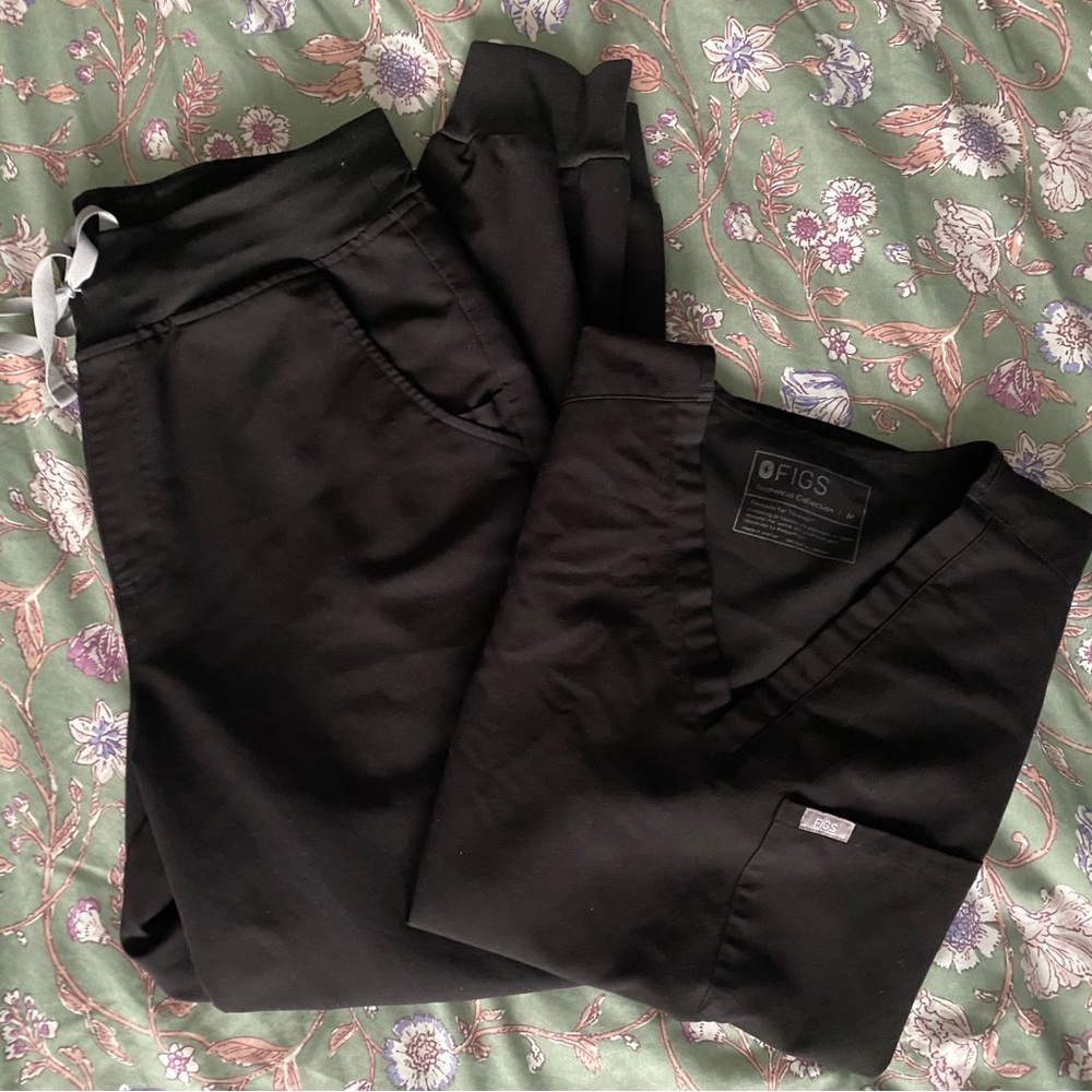 Women’s Black Figs Scrub Set Size Medium